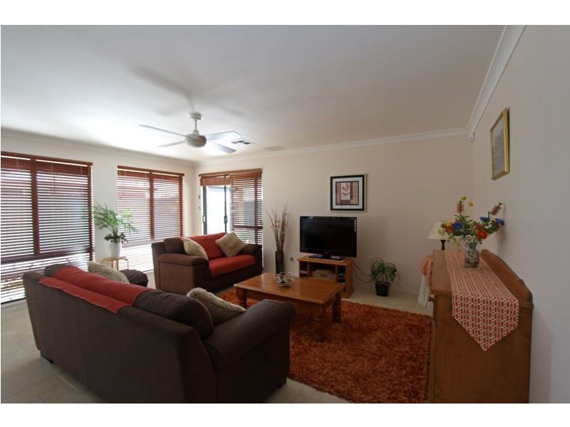 6 Moondyne Ramble, Ravenswood WA 6208