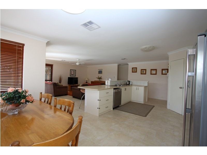 6 Moondyne Ramble, Ravenswood WA 6208