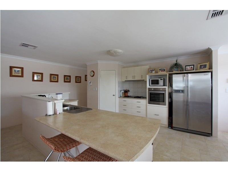 6 Moondyne Ramble, Ravenswood WA 6208