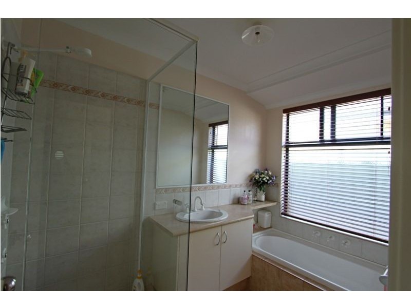 6 Moondyne Ramble, Ravenswood WA 6208