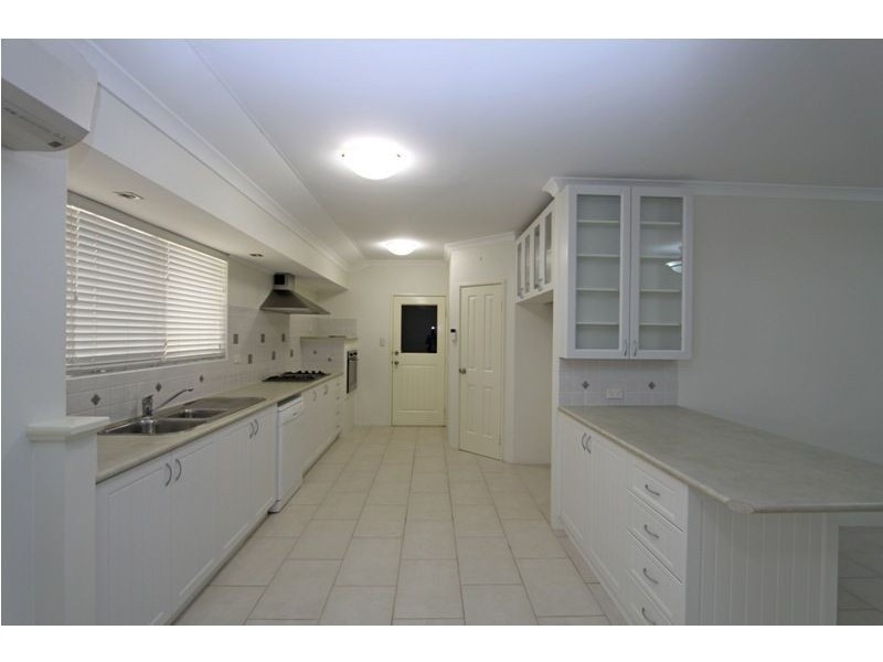 10 Tamar Break, Madora Bay WA 6210