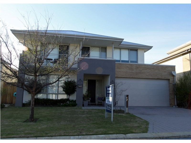 17 Middleton Loop, Meadow Springs WA 6210