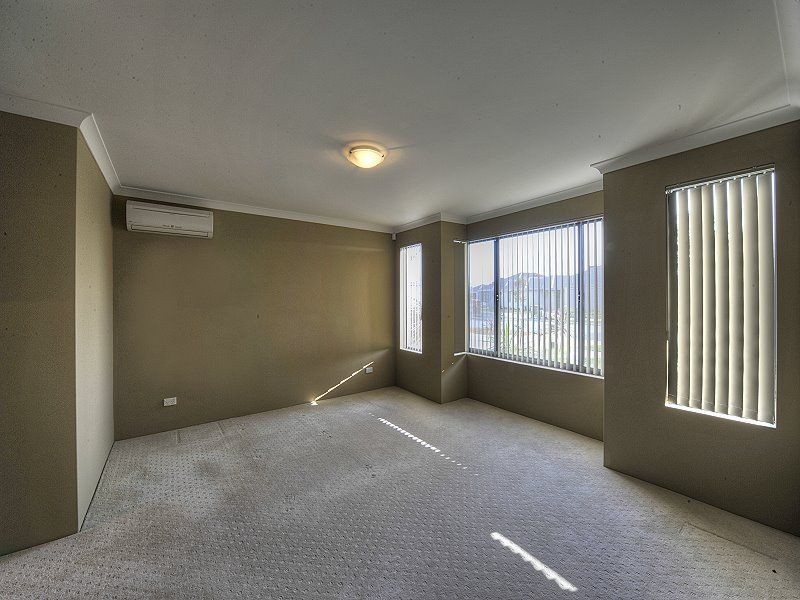 14 Kirkland Way, Meadow Springs WA 6210