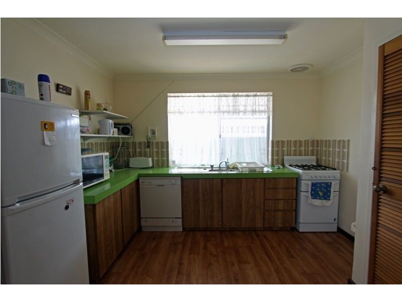 1/1a Scrivener Place, Halls Head WA 6210