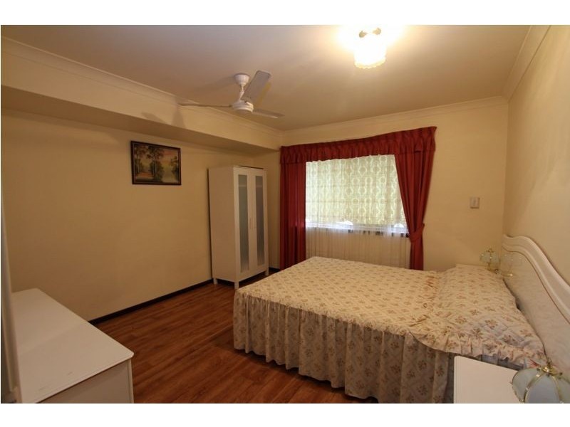1/1a Scrivener Place, Halls Head WA 6210