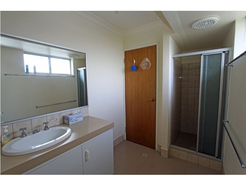 1/1a Scrivener Place, Halls Head WA 6210