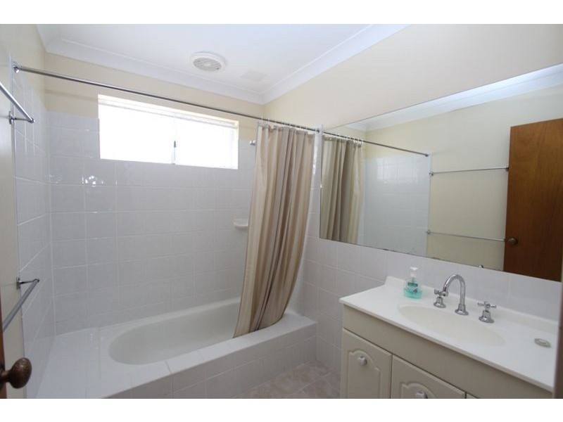 1/1a Scrivener Place, Halls Head WA 6210
