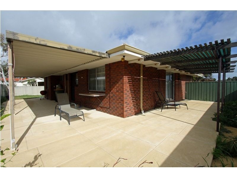 1/1a Scrivener Place, Halls Head WA 6210