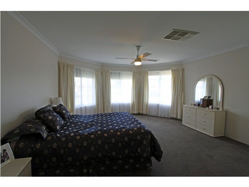 10 Laird Street, Singleton WA 6175