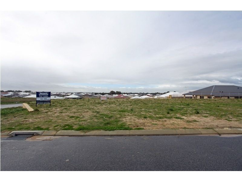 11 Seeana Pass, Halls Head WA 6210