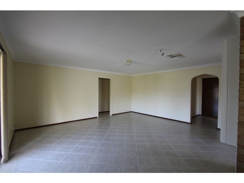 33 Peelwood Parade, Halls Head WA 6210