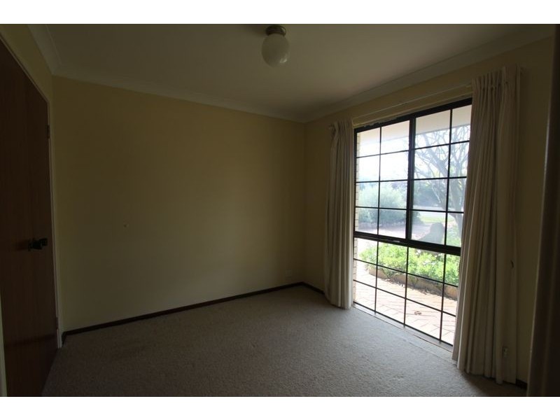 33 Peelwood Parade, Halls Head WA 6210