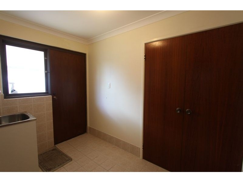 33 Peelwood Parade, Halls Head WA 6210