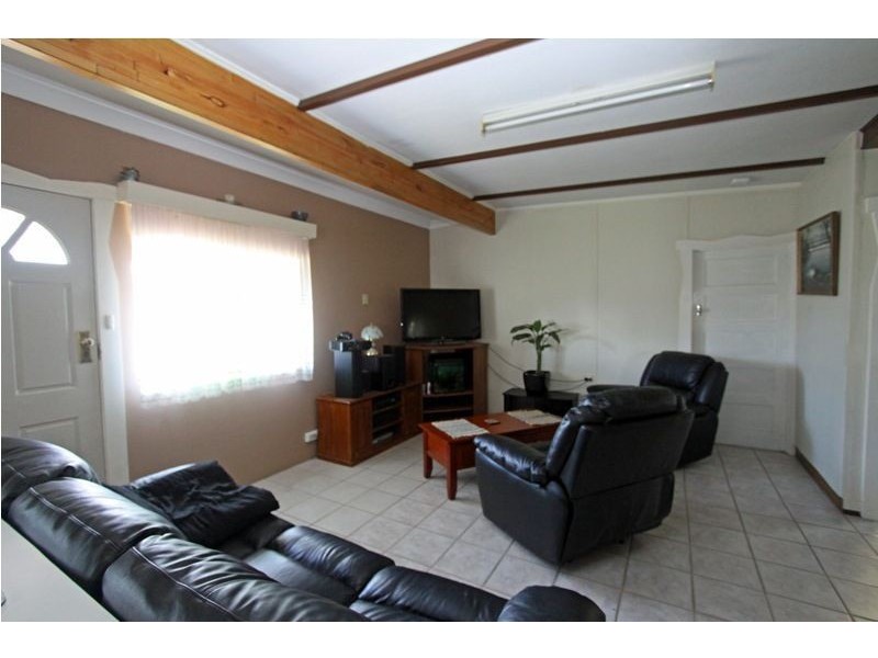 25 Wanjeep Street, Coodanup WA 6210