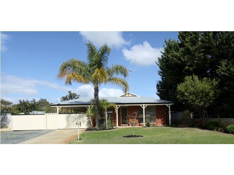 10 Saskatchewan Way, Greenfields WA 6210