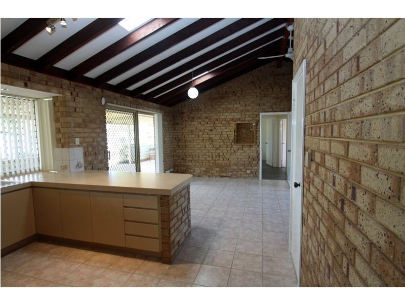 10 Saskatchewan Way, Greenfields WA 6210