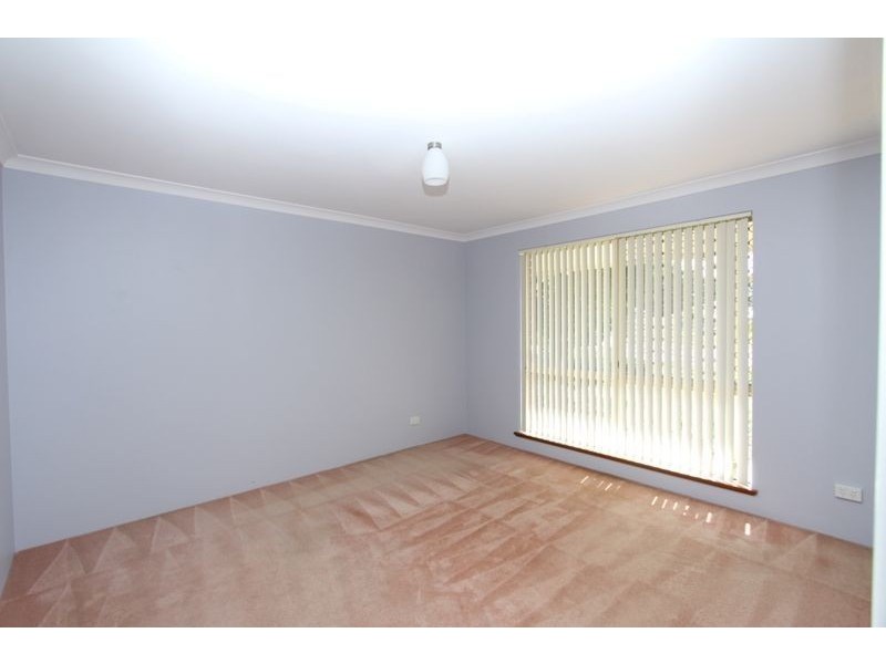 10 Saskatchewan Way, Greenfields WA 6210