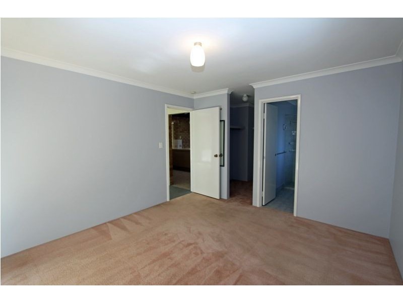 10 Saskatchewan Way, Greenfields WA 6210