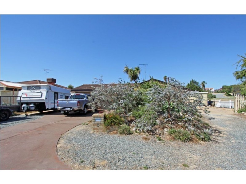 8 Gleneagles Place, Halls Head WA 6210