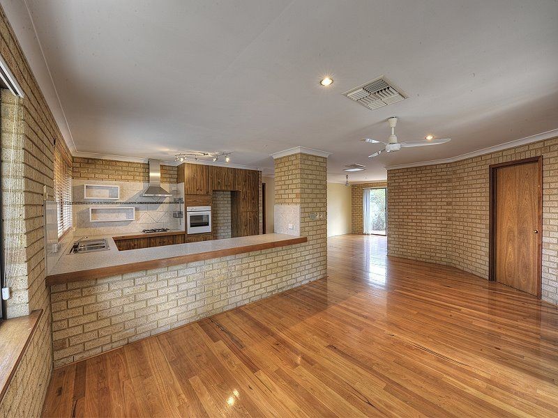 74 Peelwood Parade, Halls Head WA 6210