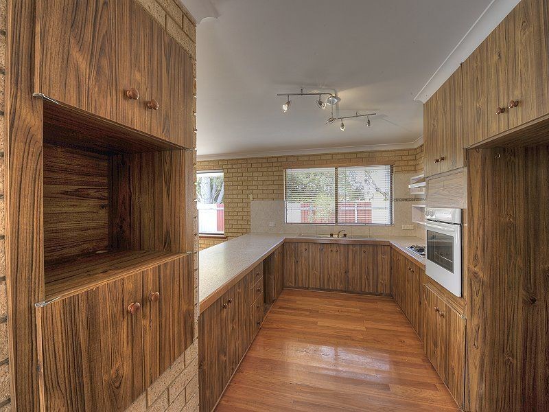 74 Peelwood Parade, Halls Head WA 6210