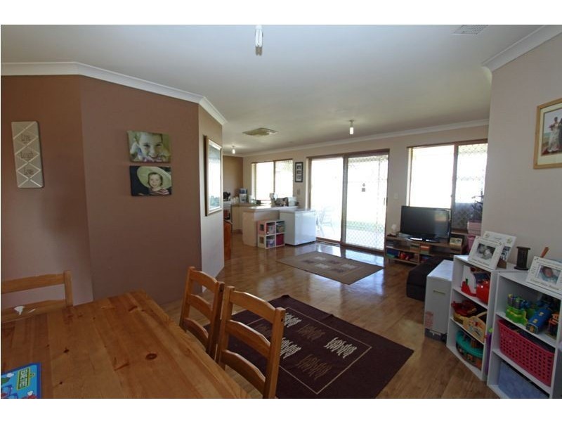 10 Malvern Rise, Greenfields WA 6210