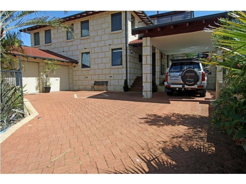 12 Dalrymple Terrace, Halls Head WA 6210