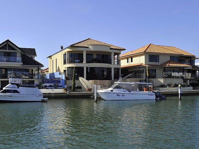 6 Santavea Mews, Halls Head WA 6210