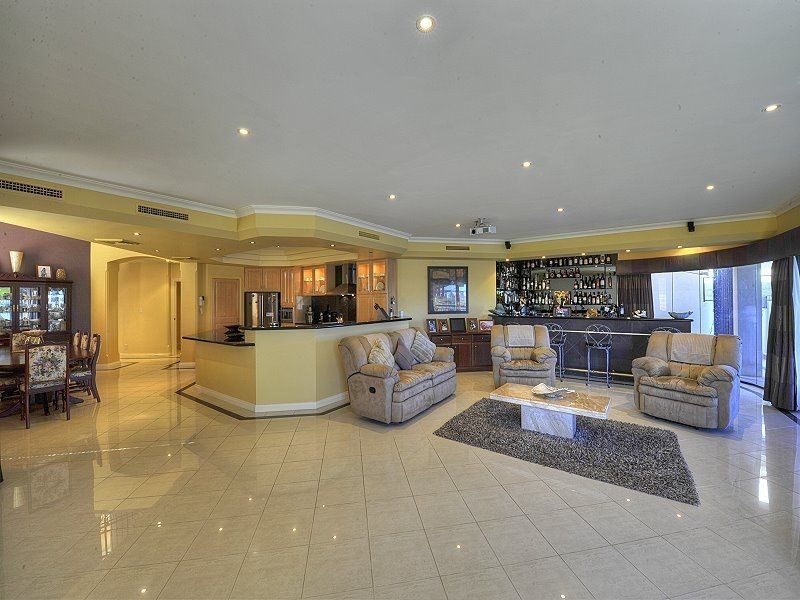 6 Santavea Mews, Halls Head WA 6210