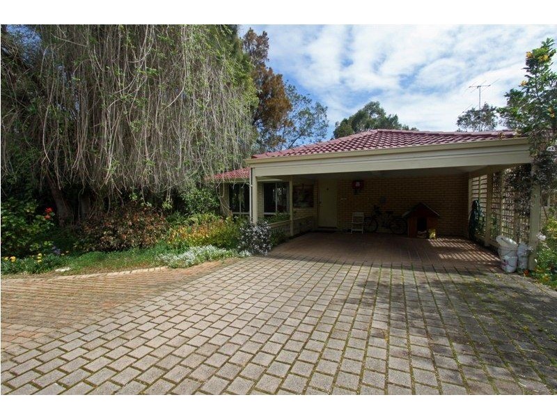 3 Redhill Place, Greenfields WA 6210
