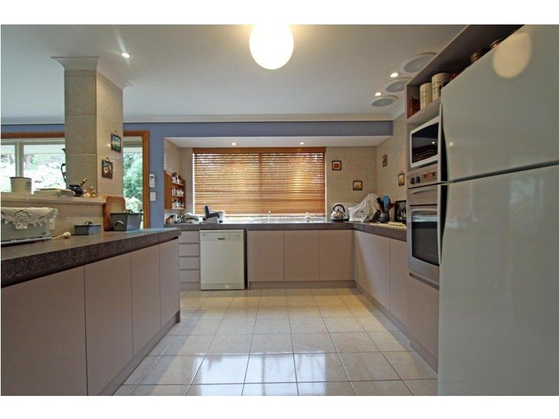 3 Redhill Place, Greenfields WA 6210