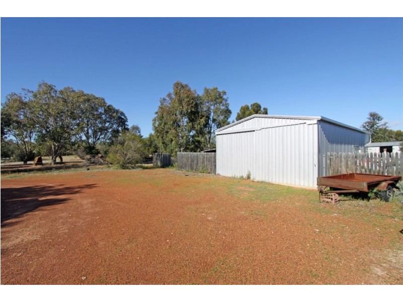 208 Woodland Parade, Stake Hill WA 6210