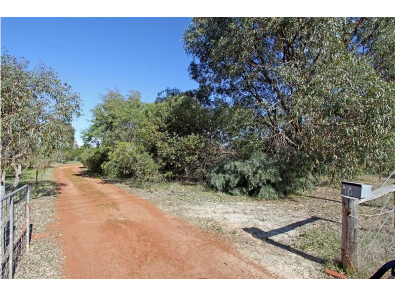 208 Woodland Parade, Stake Hill WA 6210
