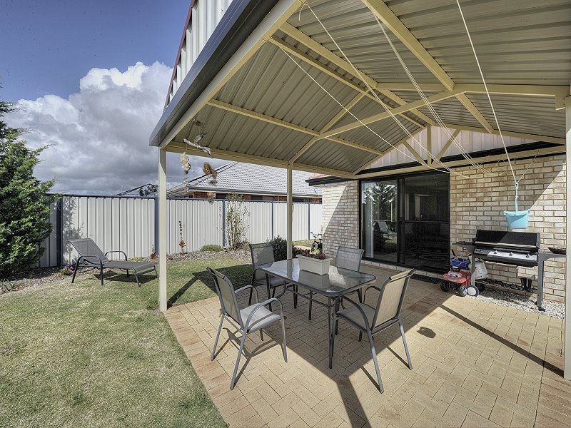 5 Caslano Road, Meadow Springs WA 6210