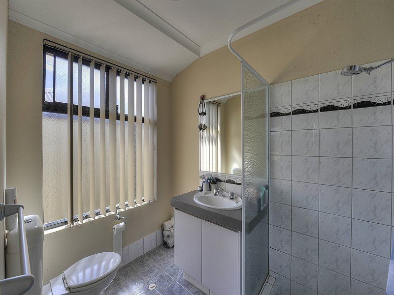 5 Caslano Road, Meadow Springs WA 6210