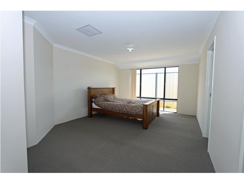 82 Camden Way, Meadow Springs WA 6210