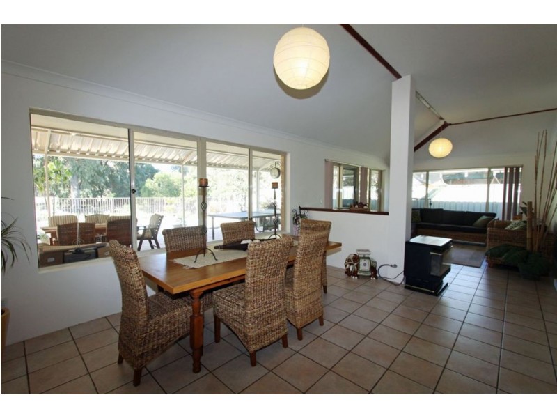 43 Sunningdale Chase, Meadow Springs WA 6210