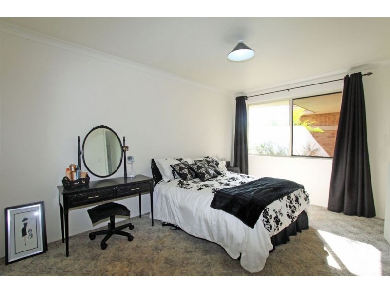 43 Sunningdale Chase, Meadow Springs WA 6210