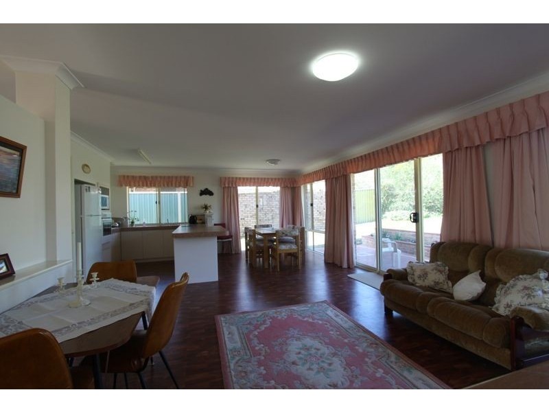 25 Ivanhoe Crescent, Falcon WA 6210