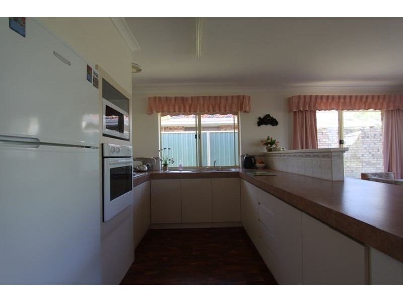 25 Ivanhoe Crescent, Falcon WA 6210