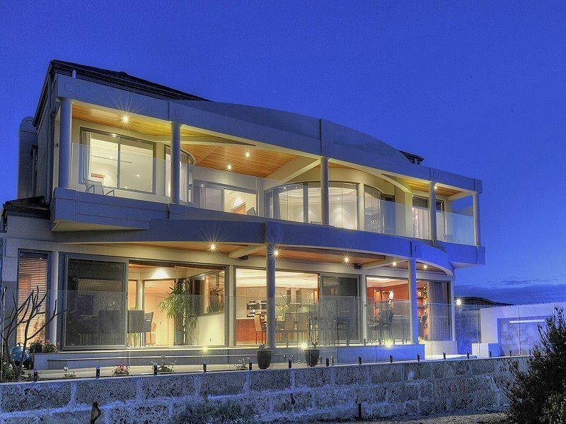 85 Boardwalk Boulevard, Halls Head WA 6210