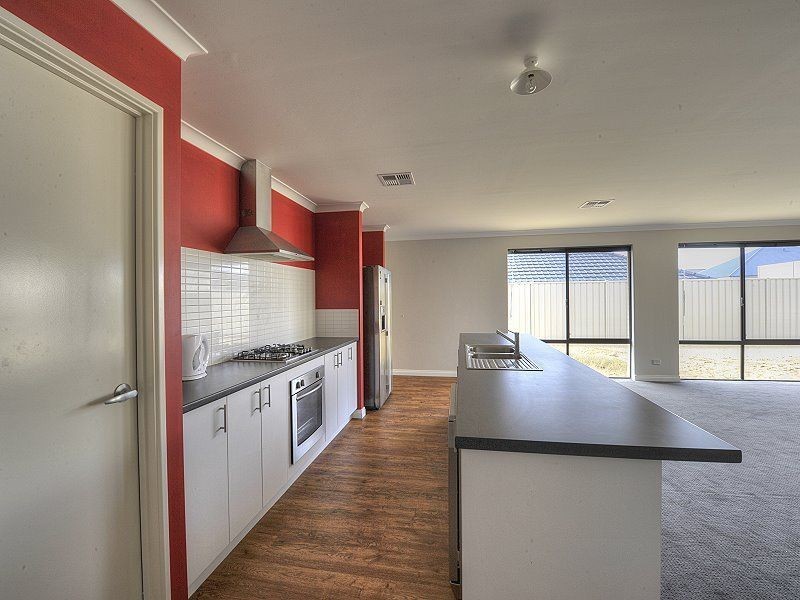 78 Cawana Parkway, Lakelands WA 6180