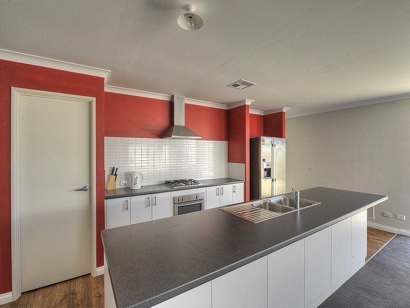 78 Cawana Parkway, Lakelands WA 6180