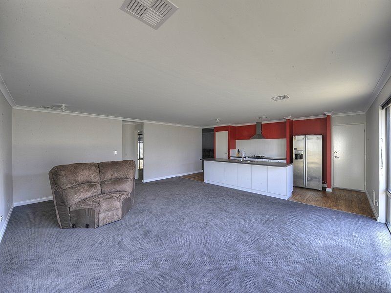 78 Cawana Parkway, Lakelands WA 6180