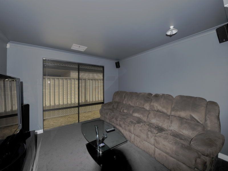 78 Cawana Parkway, Lakelands WA 6180