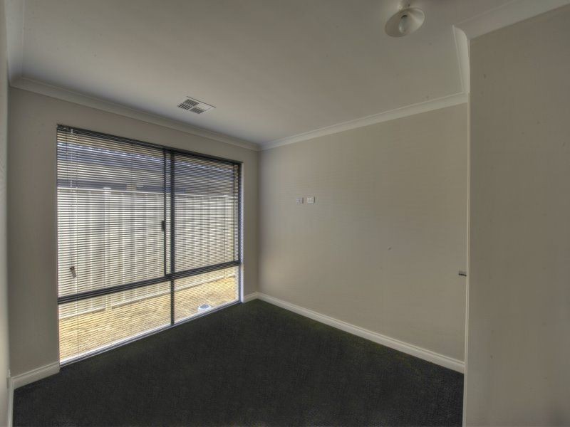 78 Cawana Parkway, Lakelands WA 6180