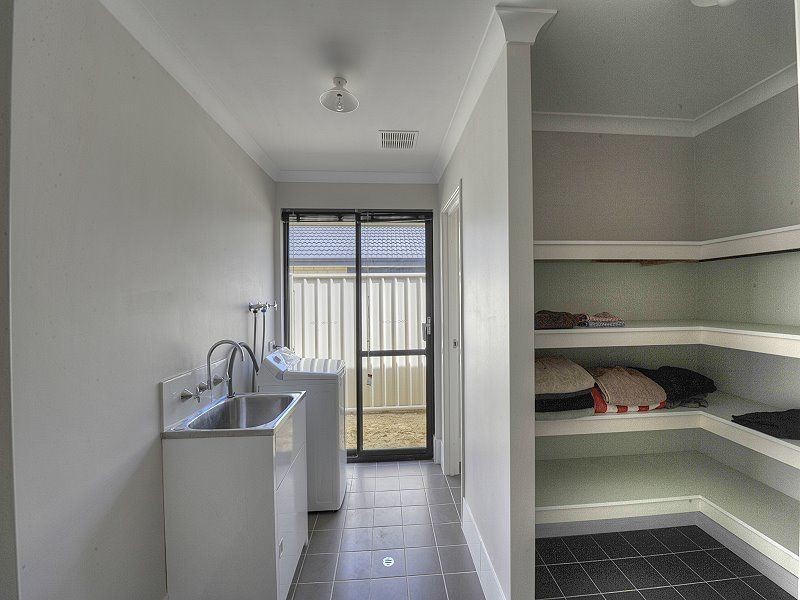 78 Cawana Parkway, Lakelands WA 6180