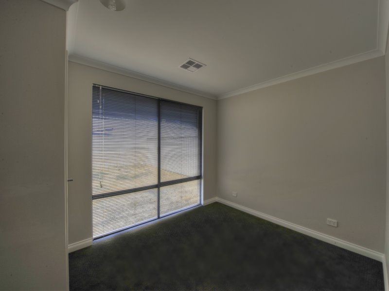 78 Cawana Parkway, Lakelands WA 6180