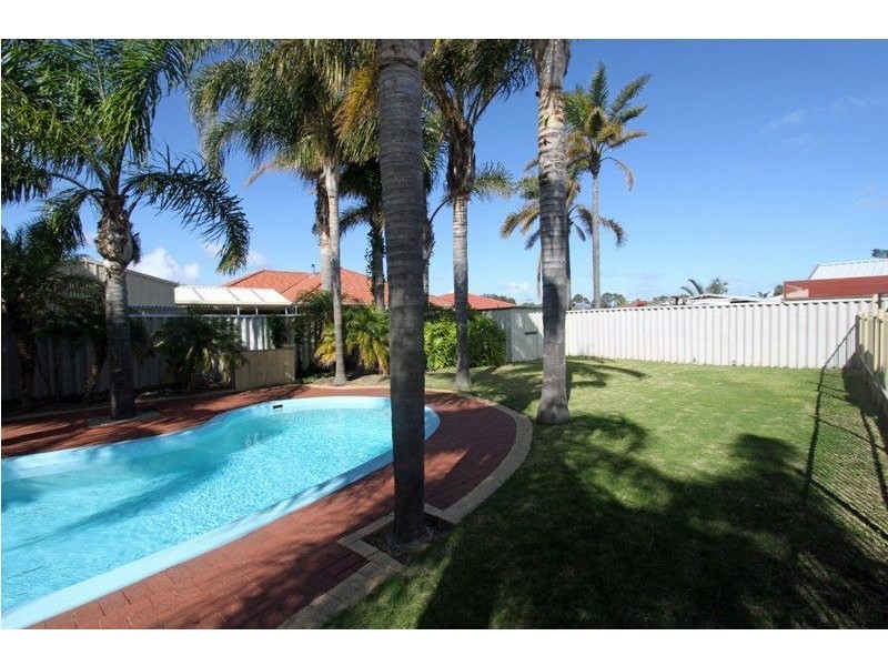 170 Oakmont Avenue, Meadow Springs WA 6210