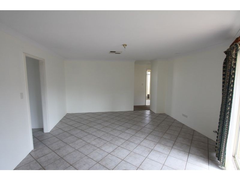 27a Muntries Place, Halls Head WA 6210
